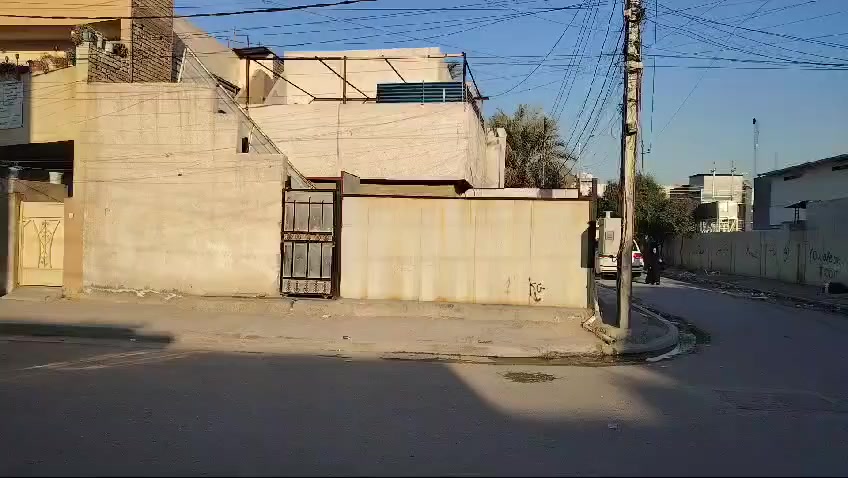 دار للإيجار ارضي بي ١ غرفه وصاله ومطبخ و حمام و كراج بل طعمه مجاور مدرسة بيروت مساحه البيت ١٦٠ متر البيت ركن على شارعين فوك مئجر وحده و الجوه وحده كل بيت على شارع مختلف يعني معزول لا اتشوف المؤجر ولا يشوفك البيت نضيف حيل ارضيه مرمر بيت متعوب عليهه

للاستفسار : ***********
