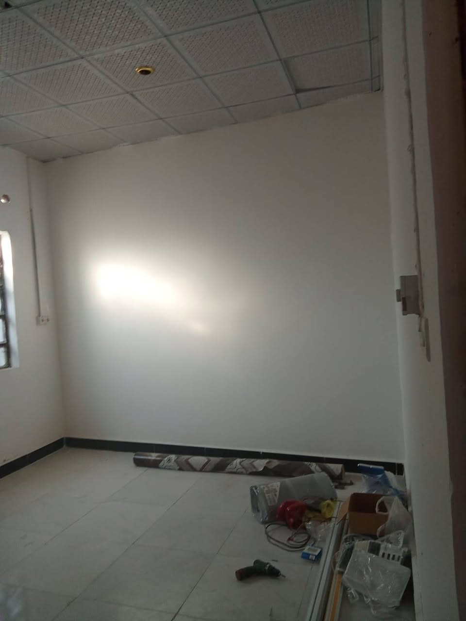 بيت للبيع الجزيرة الفيروزية الجسر الثاني شارع الصورة التبليط
 طابو صرف زراعي سند ب25 المساحة 210 بناء 2017 مسلح ونضيف يحتوي على ثلاث غرف نوم وغرفة بالطابق الثاني يحتاجلهة بس صبغ بيت مال عائلة جبيرة 
السعر 60 مليون 
***********
