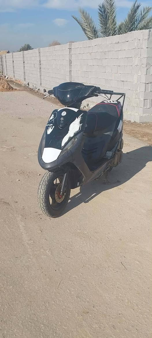 سلام عليكم
دراجه ماكس للبيع بوشه 49 
سلف كهربيات كله شغاله 
مفتوحه مرا وحدا بس 
سعر 500وبيه مجال 
مكاني دوانيه عفك 
رقم ***********
