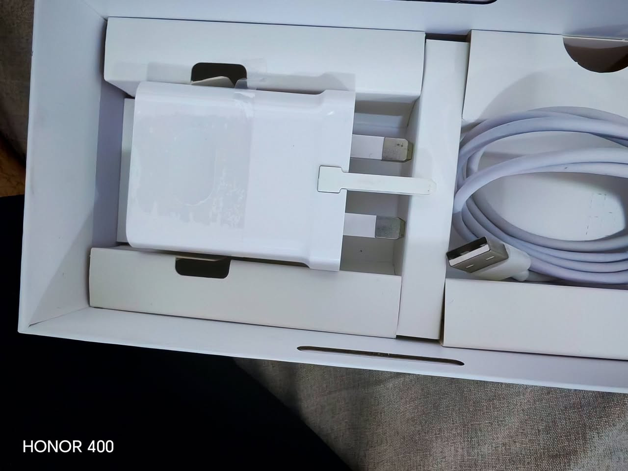 📱 للبيع هاتف Honor X6c 📱
أو مراوسة مع جهاز (تكنو بوفا سليم) . 
الحالة: ممتازة جدا – استخدام أقل من شهر 
المواصفات:
🔹 الرام: 6GB
🔹 التخزين الداخلي: 128GB
🔹 اللون: أسود
🔹 الأداء: سريع ومناسب للتصفح والتواصل والتطبيقات وألعاب متوسط
🔹 البطارية: ممتازة جدا بسعة 5300
🔹 النظام: أندرويد
📍 السعر: (150 الف)
📍 الموقع: (كركوك)
📩 التواصل  عل رقم ***********
