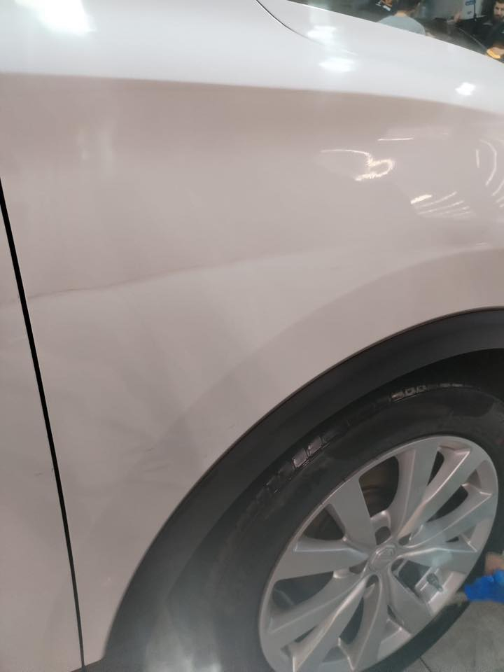 السلام عليكم Mg zs للبيع موديل ٢٠٢٢ فول ماعدى الفتحة  بصمة داخل جلد احمر رقم بغداد محرك و كير مكفولات و مكفولة من الضربة بيها هاي طخات بسيطة و صبغ الدعامية الأمامية اثر خدوش 
ب ١١٨وبيها مجال 
***********
