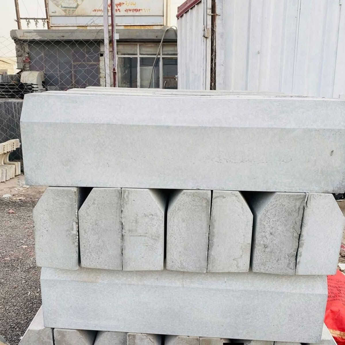 يوجد لدينا كافه انواع المقرنص بانواعه المختلفه )لاينات حدائق  وكربستون حجم الكبير والصغير  وانواع ديكورات الحدائق ) ونجهز طلبيات كبيره ) ويوجد لدينا خلفات عمل ويوجد توصيل واتساب)""***********
*********** واتساب

