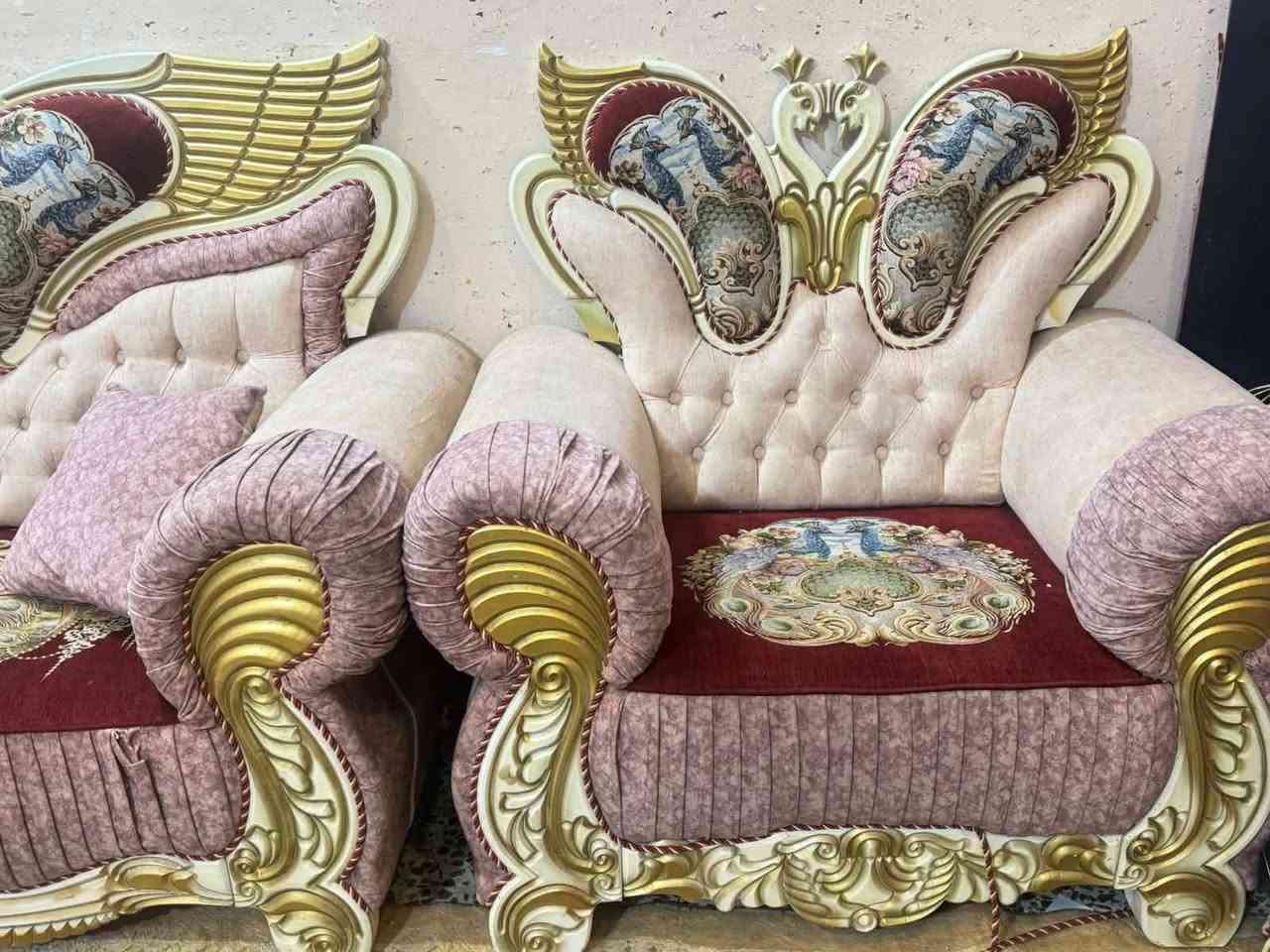 السلام عليكم تخم ١٢ نفر ٣ كبار و٢ زغار تزكام ملكي جديد.السعر 500 وبيه مجال 
لاتصال ***********
