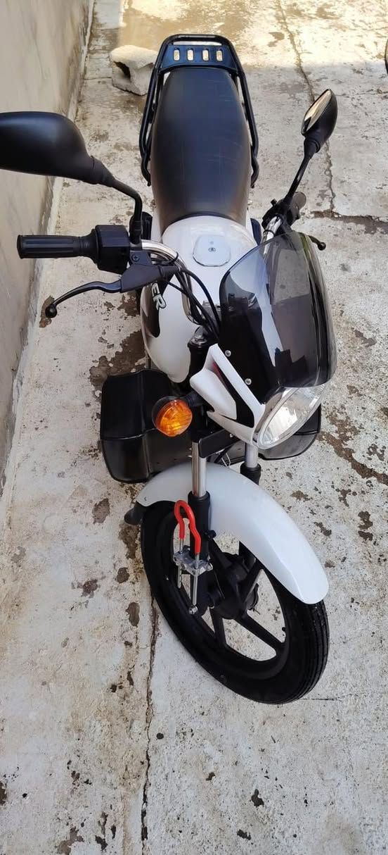 سلام عليكم بوكسر كلاسك (2023 ) مرقم انگليزي تحويل ثاني يوم بعدهة جديدة مستخدمة قليل مكان بعقوبة للاتصال ***********
