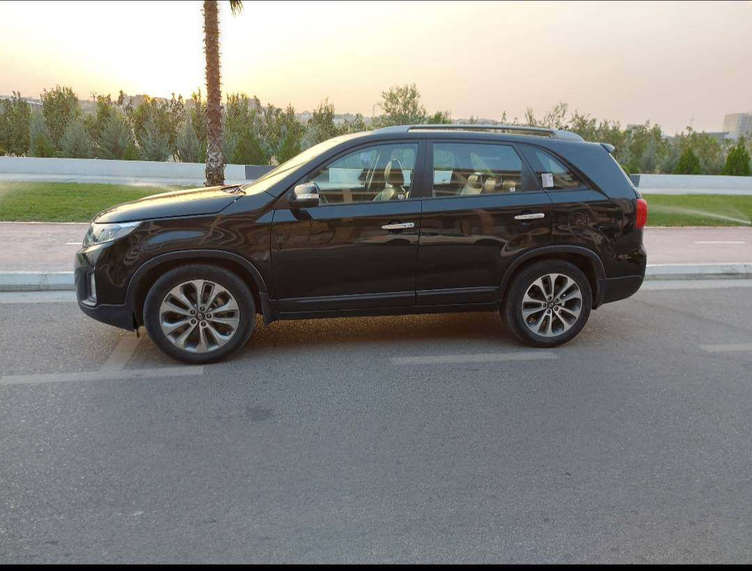 كيا سورنتو ٢٠١٣ شكل ال ٢٠١٤
كير ومحرك مكفول 
المحرك جفته على ايدي قبل أسبوعين شغل درجة أولة كل أجزاء محرك جديد اصلي حتى بواري ماي هم جدد 
السيارة ماشيه ١٤٨ الف 
فول مواصفات عدا بانورما 
بصمة
بك لايت ليد
كشنات جلد بلادي
محرك ٤ سلندر دوش خليجي 
كامرا بدشبول 
تفتح باب علامة سورينتو على دوسة الباب 
بردات خلفية بلادية 
٧ راكب 
كشن السايق كهربائي
رقم سليمانية  سنوية سارية لحد ٢٠٢٩ شرط تحويل 
بيها صبغ جاملغ السايق وشبر من باب سايق وشبر من جاملغ خلف سائق الجهة الي قريبه على الباب خلف السايق بدون دواخل بدون لغد 
السعر ١٥٥$ ومعاملة 
مكان السيارة سليمانية 
*********** السليمانية, العراق
