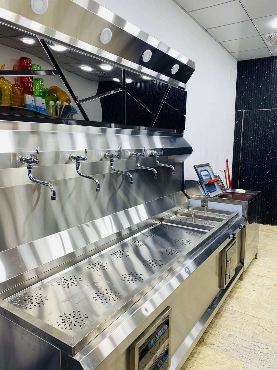 تم بعون الله تعالى أفتتاح محطة مياه الكرم ويوم غد الخميس التوزيع مجاناً من 8 صباحاً والى الليل بمُناسبة الأفتتاح 

مياه راقيه جذاً ومُعقمة بأحدث أجهزة الأوزون التركية 🇹🇳

غسل وتعقيم الدبة يمر بأربع مراحل وتعقيم المياه بالأوزن العالي يمر بـ8 مراحل 

شغل مُتقدم وأحترافي

عنوانهم في شارع اسواق الزاوية - مُقابل ميكا مول 📍

هاتفهم ؛-
***********
