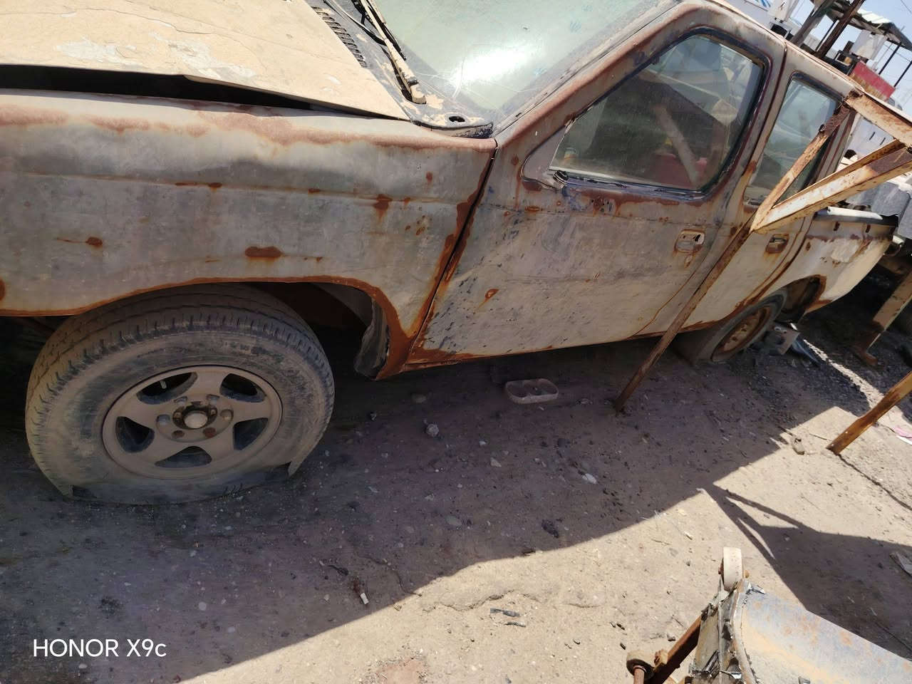 البيع نيسان كوم حديد ***********
