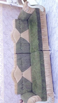 ديوان • ١٠ مقاعد