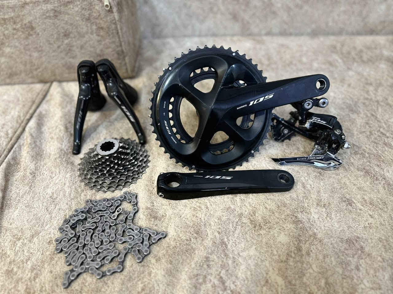 السلام عليكم متاحح قطع نارر 🔥

سستم r7000 105 كامل نضافة فول كله شغال
سستم 105 r5800 كامل نضافة فول كله شغال

فريم أس ووركس فوول كاربون موديل2017 تفاصيلة خاص
فريم رود تسونامي المنيوم موديل ٢٠٢٤ جديد مع كارتونتة

زوج ويالة ديتي سويس المنيوم صناعة سويري فول سلاسة 
زوج ويالة زايب فول كاربون صوت مرعب 6 بنط ٣ شرح 

للاستفسار عن كل القطع والاسعار التواصل خاص او الاتصال بالرقم ***********
متوفر توصيل لجميع المحافظات
