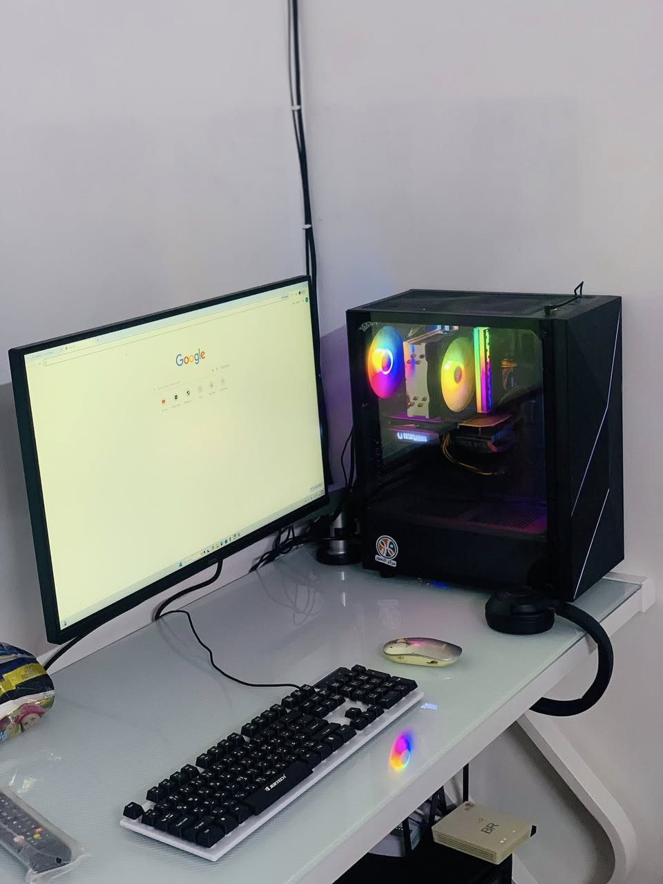 سيت أب كامل البيع 
اللوحة الأم (Motherboard):
MS-7D48

المعالج (Processor):
Intel® Core™ i5-14400F
السرعة الأساسية: 2.50 GHz

الذاكرة العشوائية (RAM):
16.0 جيجابايت (المتاح 15.9 جيجابايت) Blak welf
السرعة: 3200 MT/s

كرت الشاشة (Graphics Card):
NVIDIA GeForce RTX 4060

التخزين (Storage):
السعة الكلية: 1.14 تيرابايت
 
شاشه msiحجم 27.  180 Hz. 
كيبورد 
ماوس 
سماعه 
Ups اون لاين k1 

نوع النظام 11 pro
 بغداد مدينه الصدر 
***********
