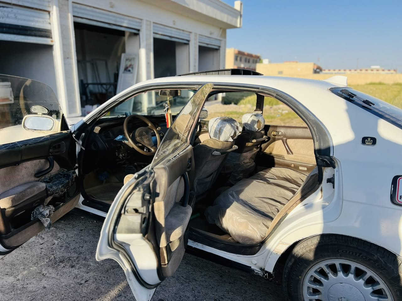 بطه ادوات كص قماره فقط سياره شرط من كلشي جاهزه بس تريد خيالها سياره احلى من الصور تبريد منضومه كامله بس بيها بوري مزروف من يم اللايت وتترس غاز محرك كير شرط غرفتها تخبل كشرها شوف العين تايرات 4 جدد صدر امامي مرتب خلفي نص عمر كهربائيات كلها شغاله السعر 29 ونسمع 
المكان تكريت البوعجيل 
متواجد خاص 
***********

