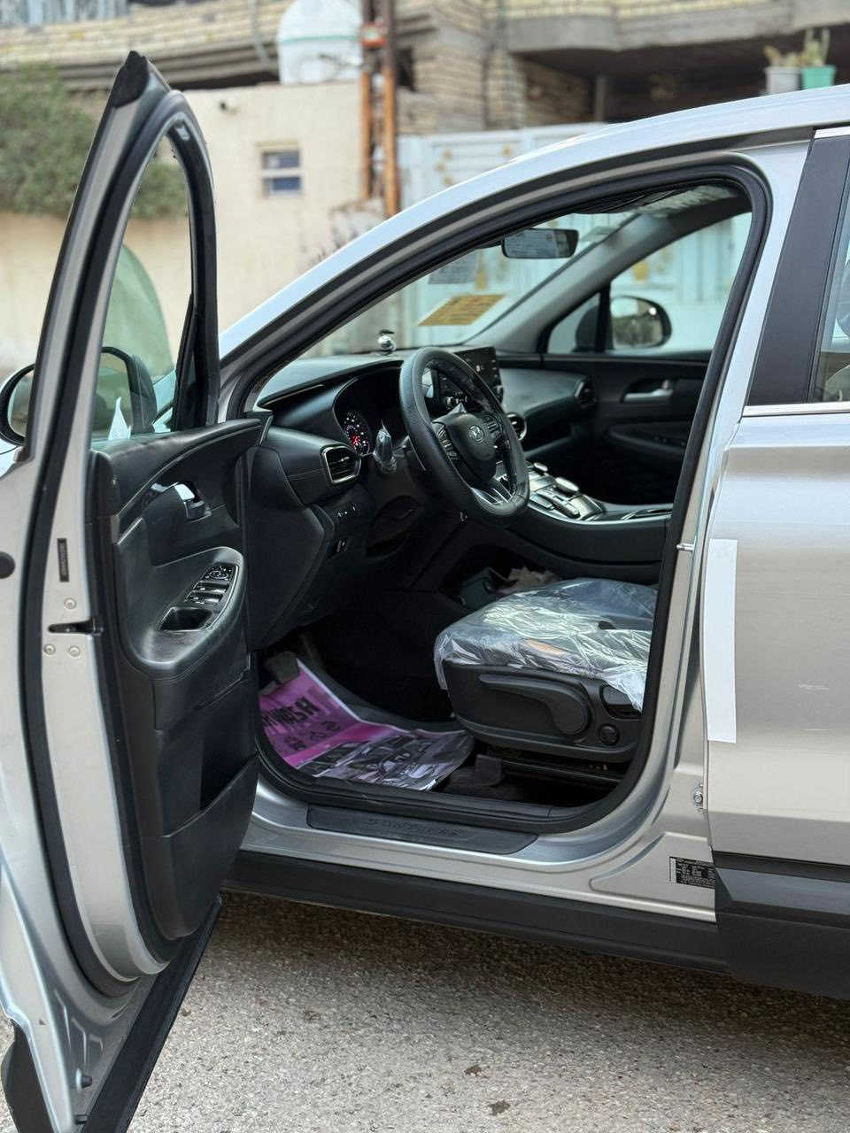 بيع_مستعجل سنتافي موديل 2022 #السعر177وأرد أمريكي حادث جاملغ وبنيد بدون دواخل بدون ايرباك ولباقي مكفول كفالة عامة ماشيه 70 الف مكينة 2500 تحكمات جيهتين 4انضمة قيادة مانع تزحلق  شاشه كبيره شاشة كامرة دوارة شاحن واير ليز تبريد قطعتين كير دكم كشنات كهرباء هيترات ويل كروم رادارات توقف ذاتي ٣ شاشات سايد بريك بصمه يو اس بي نضام قيادة ذاتي حساس خلفي وحساس امامي لد نهاري وبيهة مواصفات اكثر مكينة وكير مكفولات صدر امامي وخلفي مكفولات تخم تايرات جدد كهربائيات كلهة شغالة سياره جاهزه من كل شي اي نقص مابيهة سيارة علة وضع الشركة رقم اربيل الدولي تحويل وكاله ثانيوم وبسمي للستفسار***********عنوان بغداد حي أكد
