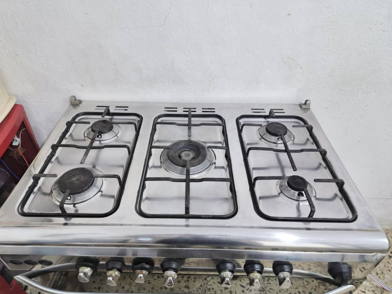 طباخ مستعمل اخوه جديد خمس عيون فنر  شغال شرط /*********** / ***********
