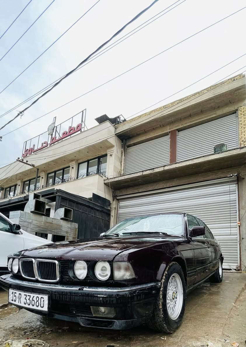 السلام عليكم  مرخصت الادمن
BMW730iاصل وفصل بليته وسنويه موديل V8 1993 
وارد يابان بدون فتحه داخل لونين كهربائيات كله شغاله 
فقط التبريد نقص كمبريسر صدر خلفي امامي جديد لوك ويل جديد تراي السياره كلش حلو السياره عوزه صبغ جارده لون خمري أو بيذنجاني السياره قطره خياس مابيه ابد
العنوان الديوانية مركز
رقم الهاتف (***********)
السعر المطلوب (47)وبيه مجال قليل
