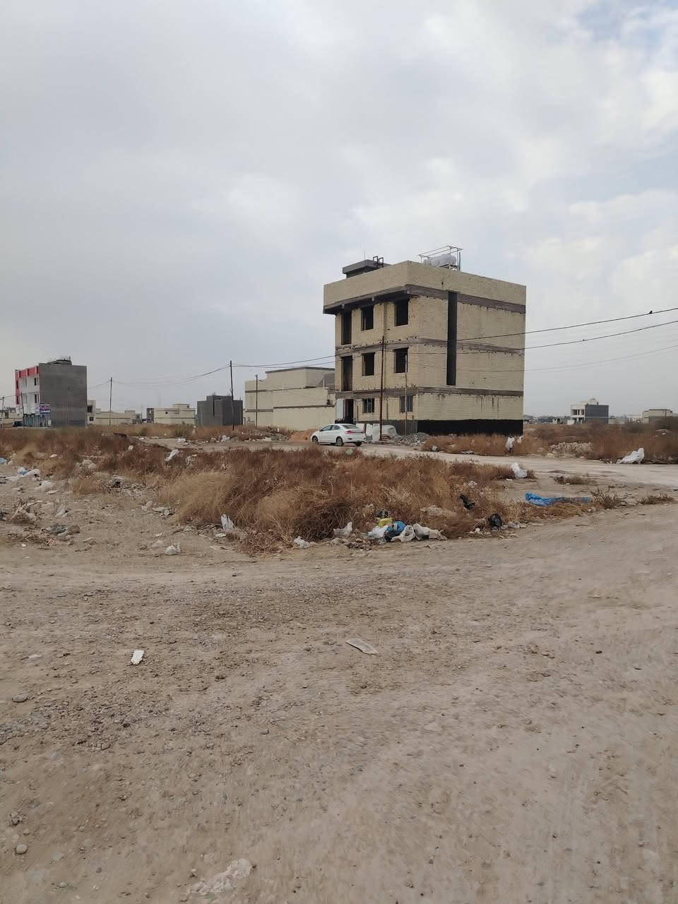 #السلام_عليكم_ورحمة_الله_وبركاته 
  
نتعامل ببيع وشراء مقاطعة 10/2/10/3 /1/2
طابو ملك صرف طابو البياع 
 #السعر_ ال ١٠٠م     من 30 مليون وتوصل ٧٠   مليون وال  ٢٠٠م ضعف السعر وتوجد 125م  سعر من 60 إلى 120 
وال250 ضعف حسب الموقع  
هذه صور حديثة من الواقع 
لمن لا يعرف  التفاصيل اليكم تفاصيل المقاطعتين 👇👇👇 

الموقع مبين في الصوره 
وهيه منطقه حديثه الفرز
#موقعآ
خلف التكيه سابقأ كليه السلام حاليآ .
خلف شركه اسكانيا 
خلف كفاءات السيديه 
وخلف التراث وتمتد وتصل الى حدود منطقه الدوانم 
طبعا اسعارها مناسبه جدأ والبناء مستمر فيها حاليآ ويتزايد  السعر يوم بعد يوم والحمد لله 
وتستلم عليها قرض واجازه البناء 

واسم المقاطعه /10/2/ و /10/3
منها مساحات50م 62م 100و 250 متر و 125 متر و150 متر 

#ملاحظة/ لا لا لا نتعامل بالقسط

#ملاحظة/توجد قطع مميزة ركن أو تجارية أو مع تشجير
 #موقعنا__الفرع الاول شارع 40 مقاطعه 2/10 
#الفرع_الثاني_البياع_مجاور_طابو_البياع
يوجد تعقيب للمعاملات ولمن يرغب في تثبيت حدود او تسيج القطع 
والكل من يرغب بعرض عقارات لدينا فقط عليكم ارسال كل التفاصيل على الخاص أو فايبر او واتساب وبل خصوص اصحاب آل مقاطعتين الكرام 
من يرغب بل بيع وشراء او عرض قطعته نحن في 
خدمتكم للإستفسار . يتوفر فايبر و واتساب .   

#ضرغام_الياسري_***********
_***********
 #شركة_الثقة_للعقار_🏣
