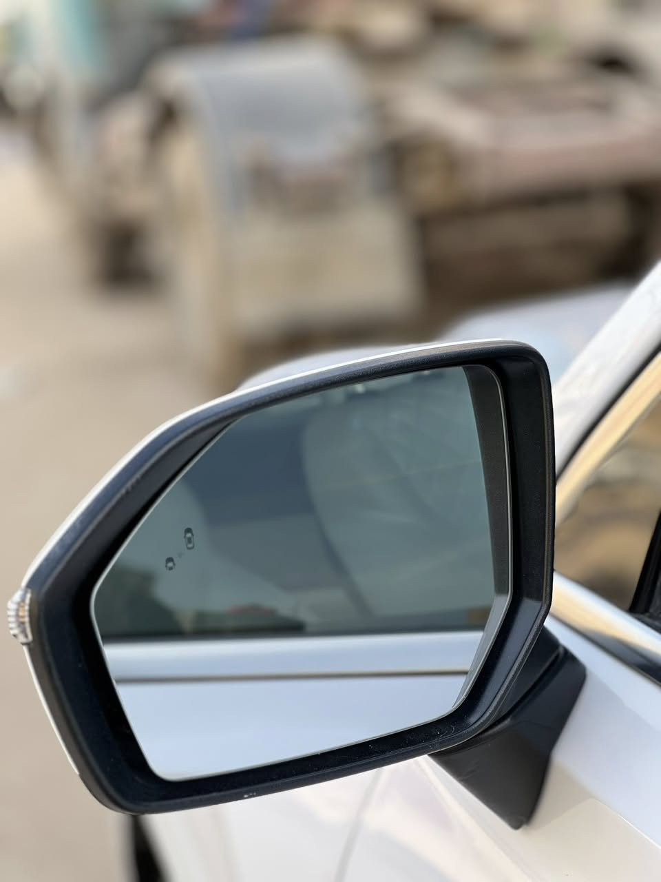 السلام عليكم
للبيع بليسايد موديل 2020 

فول مواصفات 

السونار كدامك 

رادار امامي خلفي 

توقف ذاتي 

قياده ذاتيه

رادار جانبي 

بصمه 

فتحه سقف

كامره خلفيه 

داخل vib منفصل

صندوق كهربائي 

رقم هاتف ***********

 مكان السياره حله شارع 60
