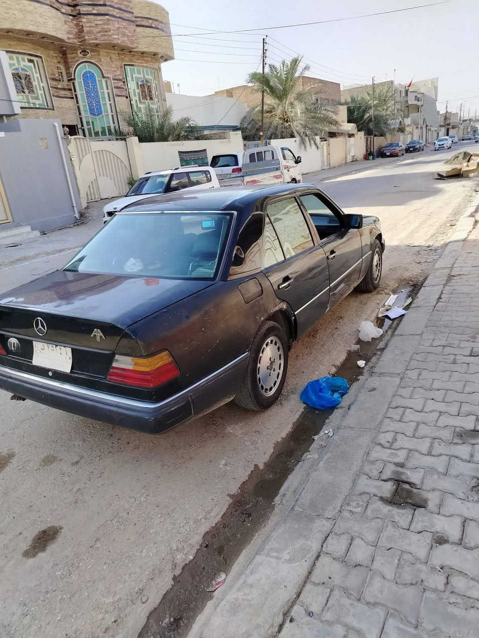 السلام عليكم مارسدس دب موديل 89 تعمير جديد نقصها صبغ وتبريد مكينة 2 ونص بطه السيارة حائز ثالث وكالة فقط سعرها 34 وعليها غرامه تنزل من سعرها مكاني نجف الاستفسار ***********
