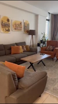 فرصة استثمارية تتوفر شقة مؤثثة للبيع بسعر مناسب جدا. في مجمع جواهر دجل...