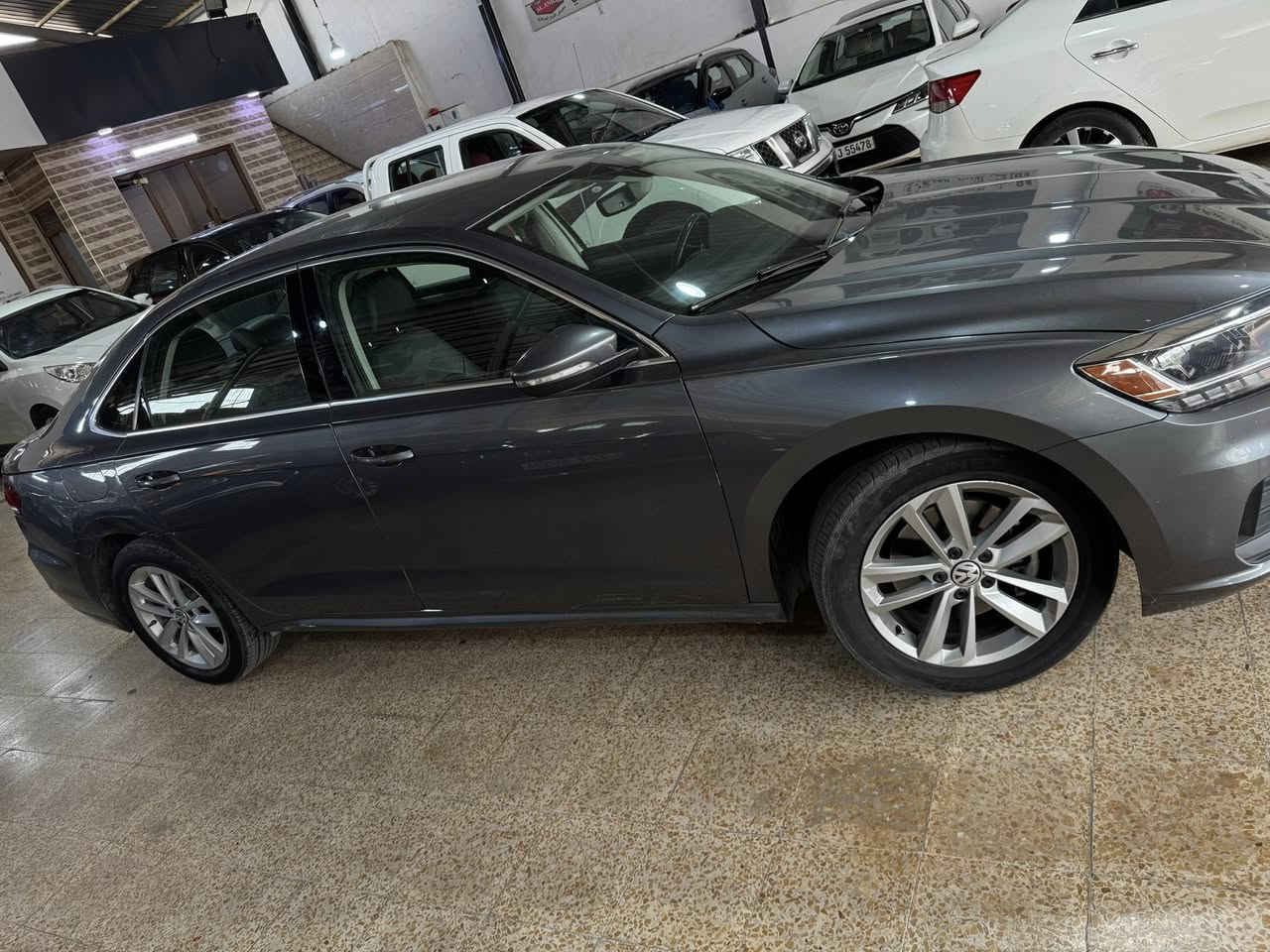 للبيع فوكس واكن 2020
فول ماعدا الفتحه 
ضرر باباين جهت السكن تبديل بلادي يعني مكفوله من الصبغ 
هزه رقم سنويه جديد 
عنوان اربيل 
السعر 155وبيها مجال قليل 
للاستفسار /***********
