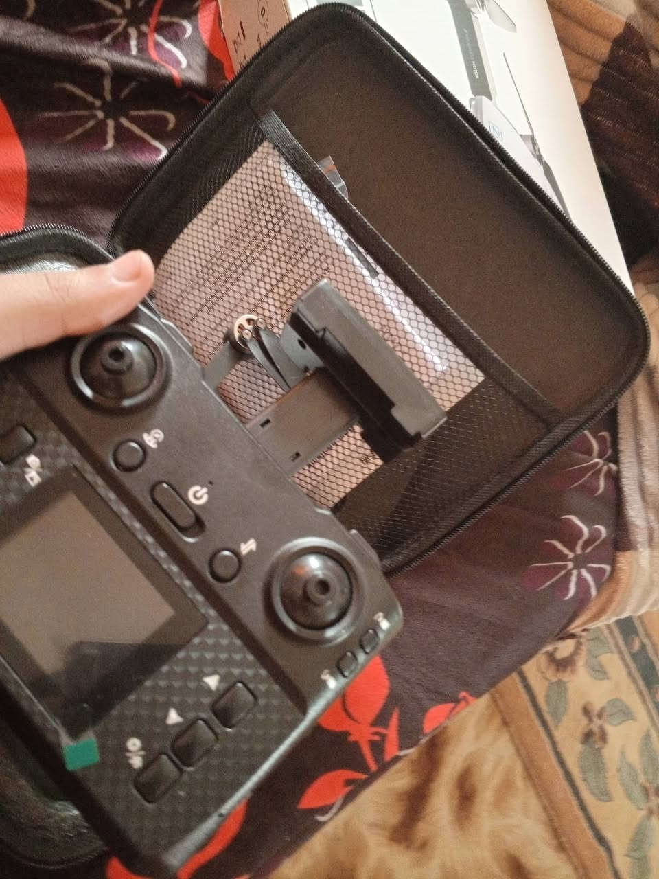 سلام عليكم
درون M2 للبيع 

سعر 300الف بيها مجال 

تصوير 360درجة مع بطاريه 2

طيران 450متر 

للتواصل ***********مكاني بغداد
