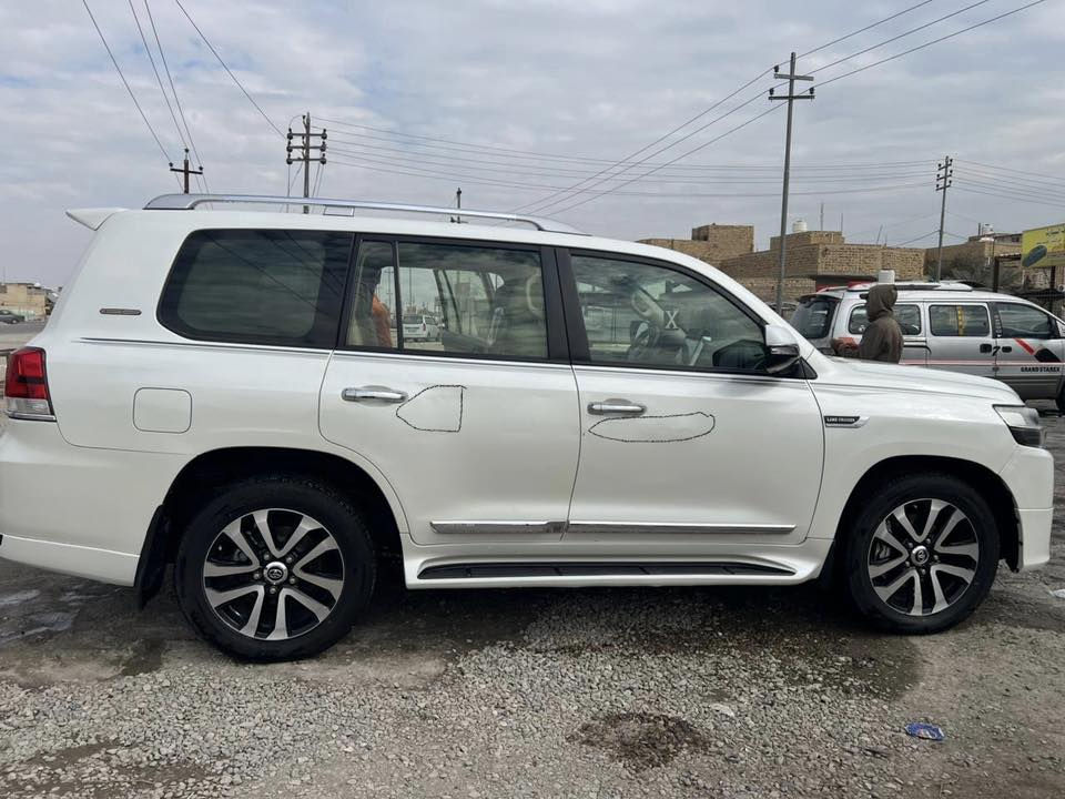 لاندكروز 2019 v8 ب480ورقه 
جكسار 2019 ماشيه 120 الف حقيقي رقم بغداد بسمي مواصفات البريم عداد ليزري جنطه كهربائيه شفط بيه رش توحيد لون اثر انفجار إطار الخلفي موضح بالسونار وبيه بارد بالجهه اليمنه كما مؤاشر بالصوره يرجع ابلاد bdr 
السيارة جديده خير من الله ناصرية 
***********
