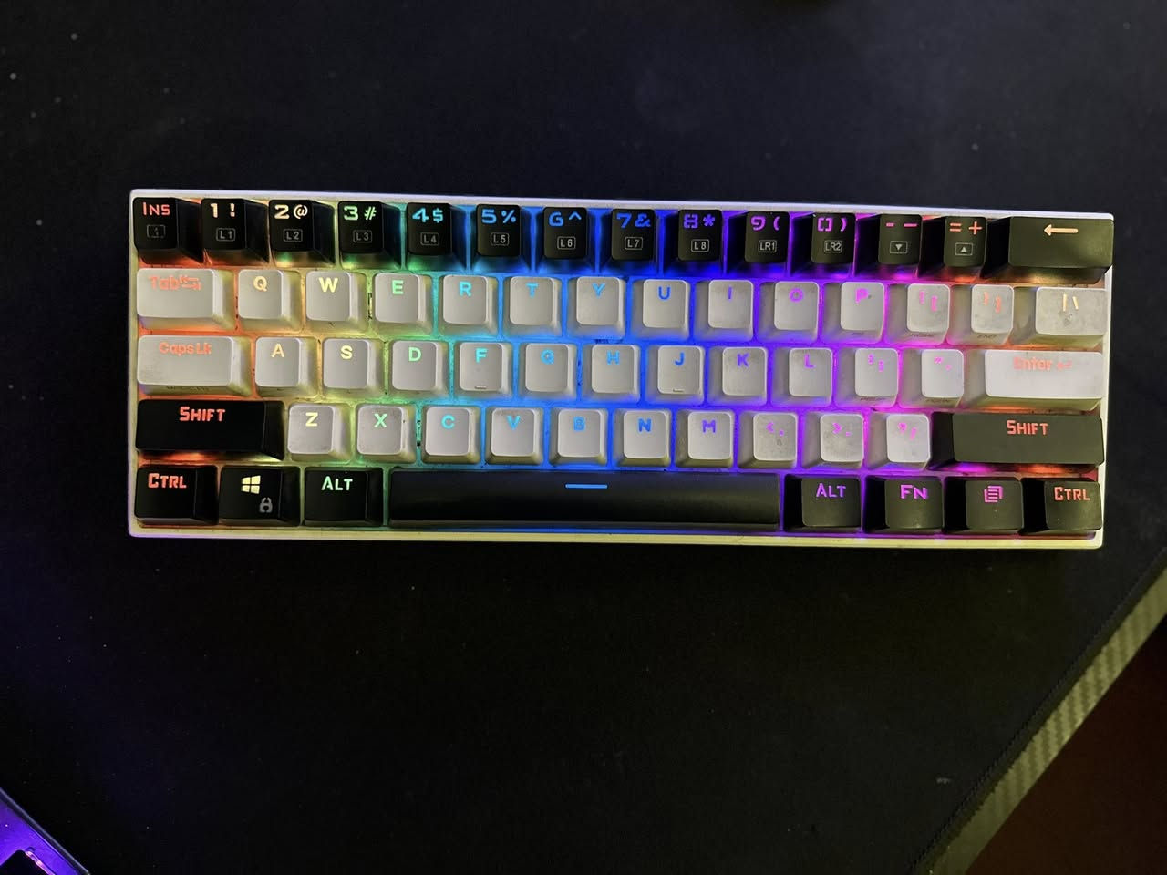 SETUPE KAMLL
🗂️ سێتەپی کامل 
⚠️ هیچ پارچەیکی کۆمپوتەرەکە بە تەنیا نەفرۆشم
✅ یەک دەستە 
📦 کارتۆنی کارد شاشە + ستاندی مۆنیتەر + مۆنیتەر + ئوپیێس + هێدسێت + کیبۆردی ماور
❌ هیج خەلەلێکی نیە و زەمانی هەیە 

کەیس 700$ ئەگەر تەنها کەیسەکە بکڕی هەمووی بەیەکەوە زۆر هەرزانتر ئەکەوێ
CPU: AMD Ryzen 5 5600G + RG
RAM: 16GB T-FORCE Delta 3200mhz
STORAGE: 512GB SSD
GPU: 3070 GAME-ROCK CRYSTAL EDITION
MOTHERBOARD: Gigabyte Technology 
COOLER: Cooler Master 1xFan

مۆنیتەر 250$
AOC 27G2G8 280Hz 0.5ms AMD FREE-SYNC FHD 230$
MONITOR STAND FULL METAL 1 YEAR WARRANTY 20$

کورسی و مێز 135$
GAMING DESK RGB 120CM 65$
GAMING CHAIR MODEL MESH ARI GAMING 70$

ئیوپیس 70$
KSTAR 2000W 35دەقە 

کیبۆرد و هتد… 310$
KEYBOARD STEEL SERIES APEX PRO TKL 100$
KEYBOARD ANNE PRO 2 35$
MOUSE ATTACK SHARK X11 20$
MOUSE LOGITECH G 402 10$
WEBCAM LOGITECH 1920x1080 60Fps 35$
WEBCAM FULL HD 10$
MIC YAMAHA + STAND 25$
MOUSE PAD GLORIOUS XXL  45$
HEADSET HYPER X CLOUD ALPHA S 30$

 نرخی دەستی یەکی بە لۆکی: 2150$

ئێستا:
کۆی گشتی: 1465$

هەمووی بەیەکەوە: 1275$
واتا 190$ داشکاندن


**إذا كنت صاحب هذا الإعلان وتريد حذفه لأي سبب، رجاءا أرسل رسالة إلى الدعم الفني**