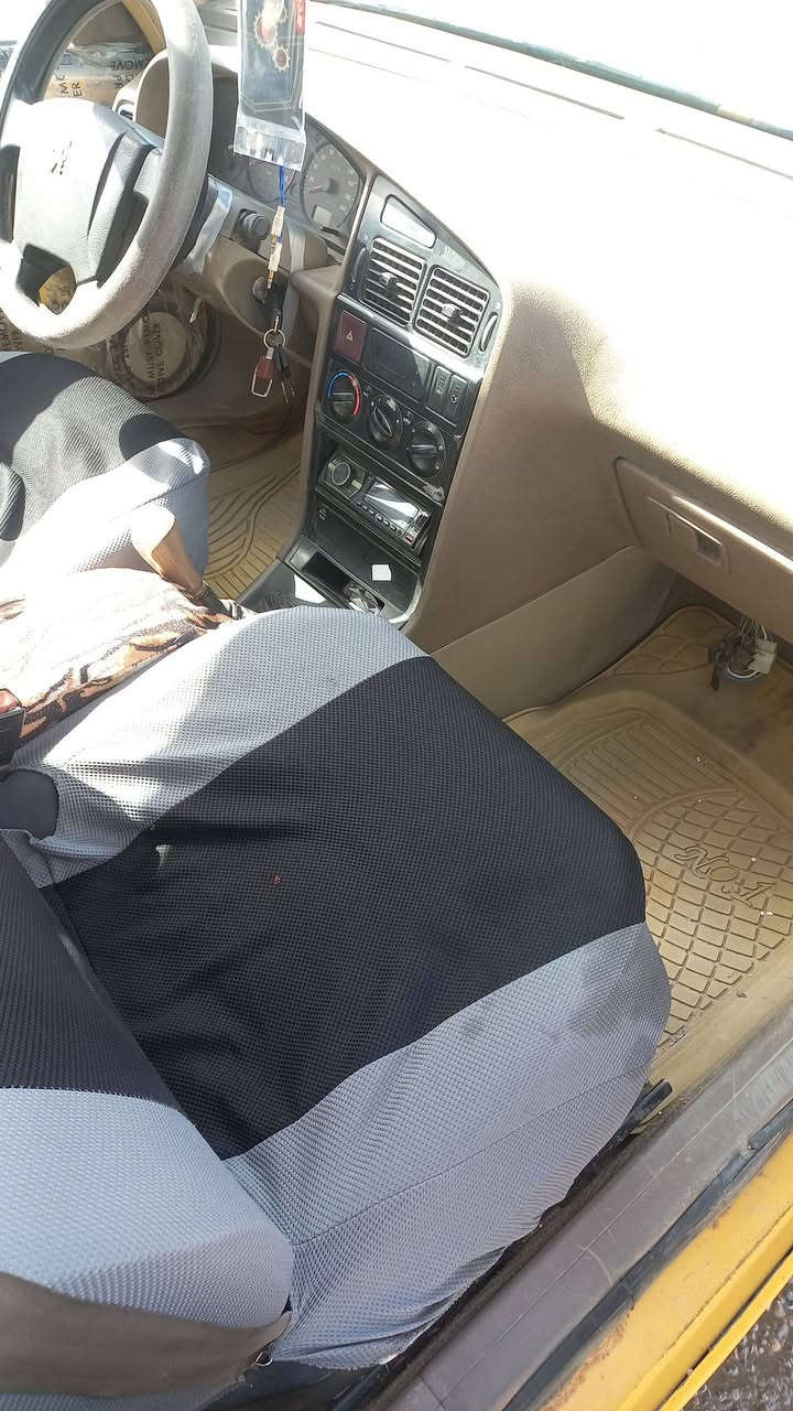 السلام عليكم للبيع بيجو 405 موديل 15 السياره جاهزه مكينه وكير شرط حداديه توني نافضهه تبريد ثلج كهربائيات كلهه شغاله رقم بصره  غرامات ماعليهه هيئه عل مشتري السعر 17ورقه مكاني ناصريه المركز  ***********
،
