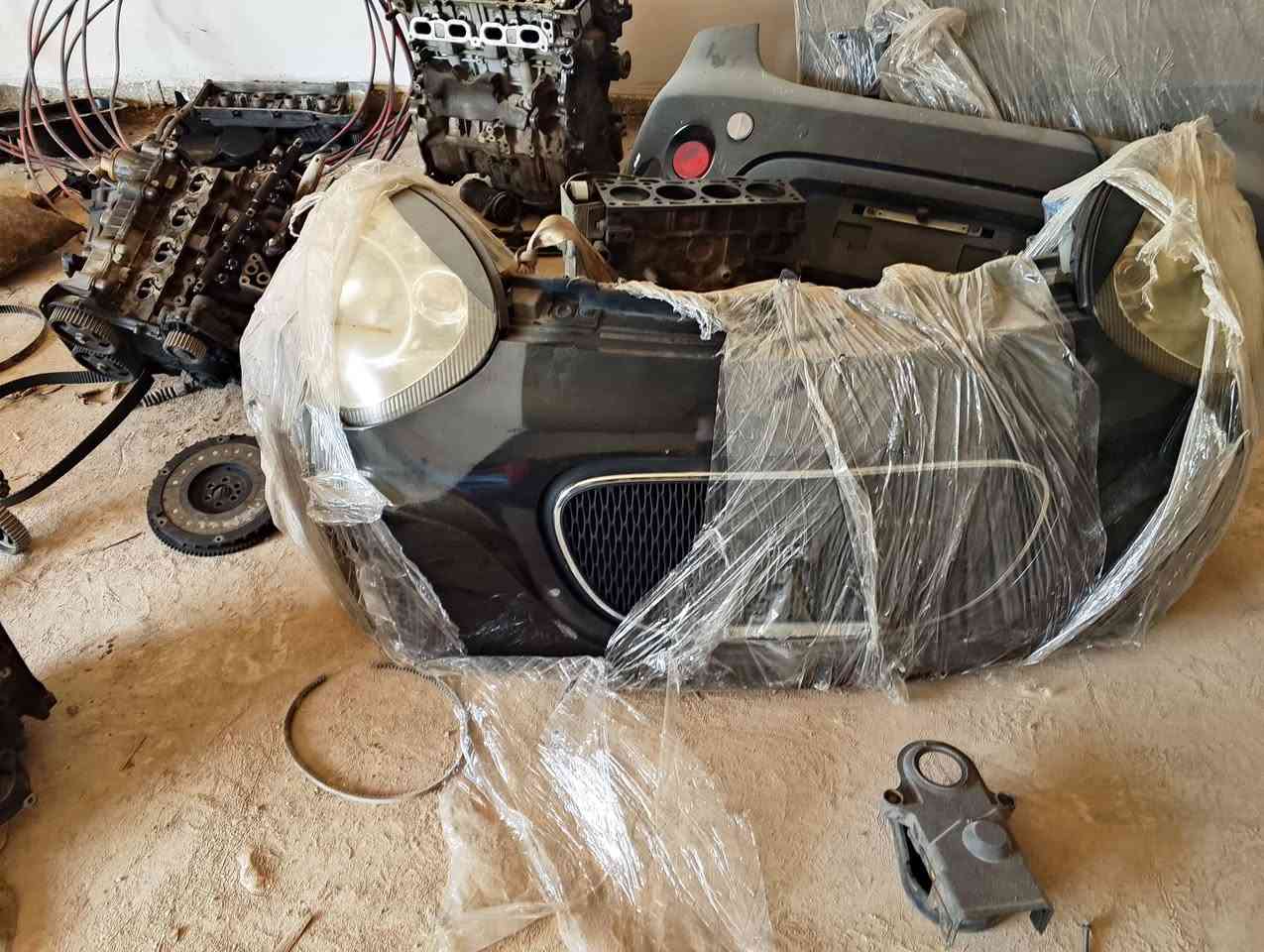 سلام عليكم غراض باندا حاويه مع توصيل عنوان كركوك.  0701276371.   ***********
