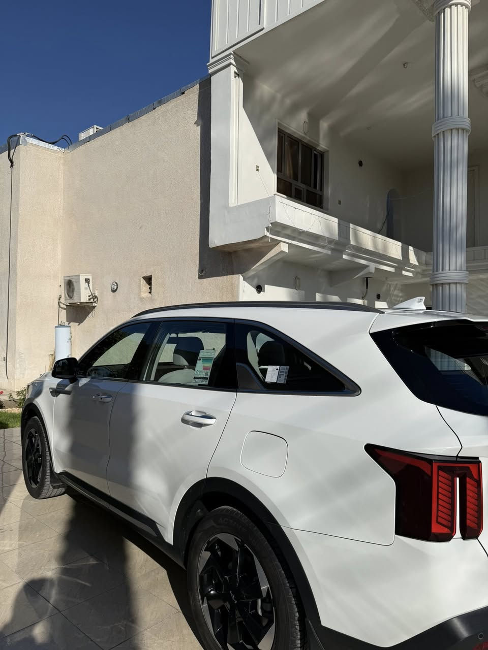 السلام عليكم.
للبيع كيا سورنتو 2024
السعر 318 وبي مجال
ضمان شركه اكدال 
الموصفات:
-تشغيل عن بعد
-مثبت سرعه
-ثلاث قطع تبريد
-كشنات كهرباء
-كير ماوس
-تغير الالوان
-كامرات
-عداد ديجتال
-اوتو هولد
-جنطه كهرباء
-تحكمات استيرن.
-انطمة قياده
-داخل ابيض بيجي
-هاند بريك دكمه
-دخول ذكي بصمه جميع الابواب
وبعد بيها هواي مواصفات السياره مكفوله كفاله عامه عدا رصعه بالجنطه بالقراب من علامه كيا بعدها على وضعها ممبينه عدا هذه مكفوله كفاله عامه السياره باسمنا تحويل ثاني يوم اي استفسار ***********
المكان صلاح الدين بلد
