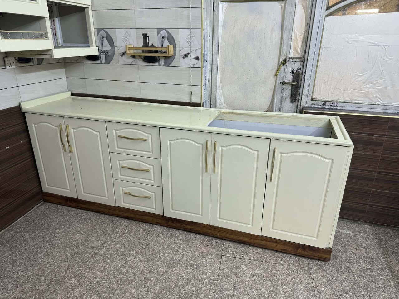 كاونتر قياس مترين ونص والسنك مترين و20 سم داخل المنيوم والخارج خشب hdf تفصال بدون ضرر نظيف سعر 425 عنوان الدورة الميكانيك


**إذا كنت صاحب هذا الإعلان وتريد حذفه لأي سبب، رجاءا أرسل رسالة إلى الدعم الفني**