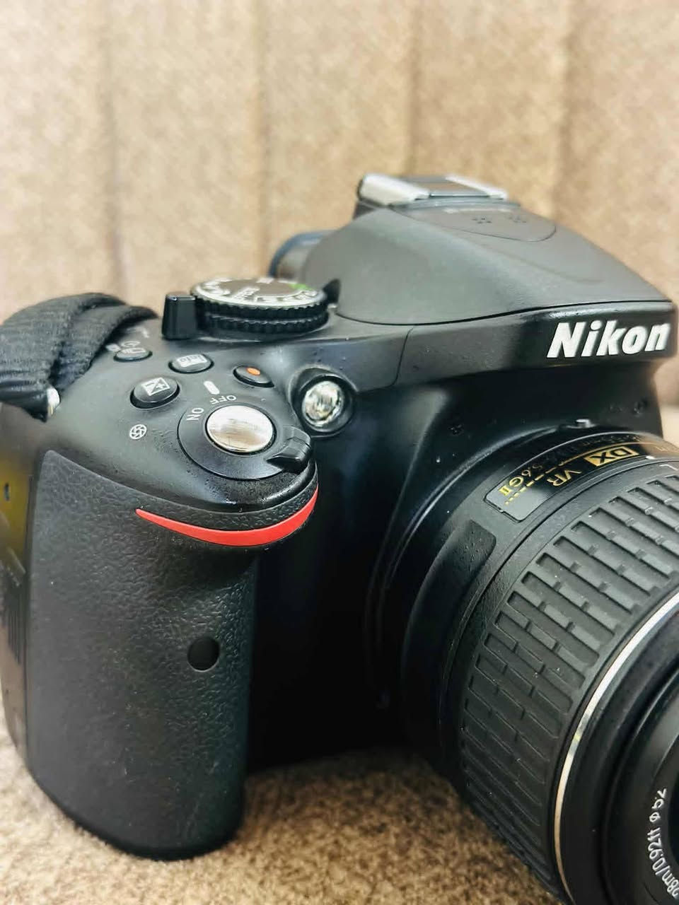 نيكون  5200D استخدام شخصي شترها مايعبر 4k / جديدة جديدة جديدة شرط النظافة فول
 مكاني موصل 
السعر 350 الف وبي مجال 

للتواصل خاص او على الرقم ***********
