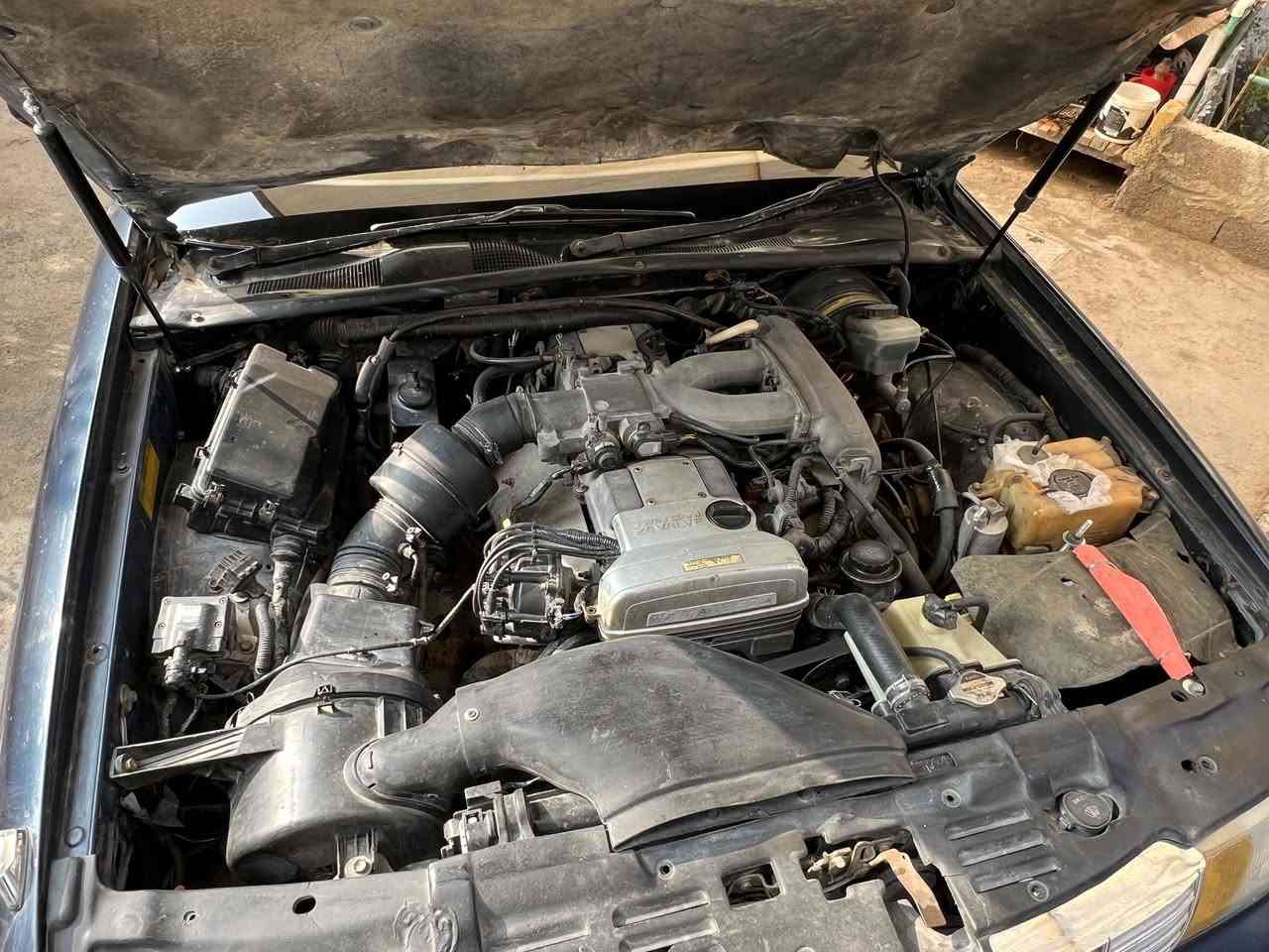 سيارة بطه منفصل نيلي موديل ٩٣ كفالة 
من حدادة ومحرك ومن نقل وكص وكهربائيات كلشي شغال بيه وتبريد شغال رقم إنجليزي والسنوية نهاية 2026بأسمي السعر 60$ وبيه مجال العنوان /قضاء المدينة / الشروق 
الهاتف : ***********
