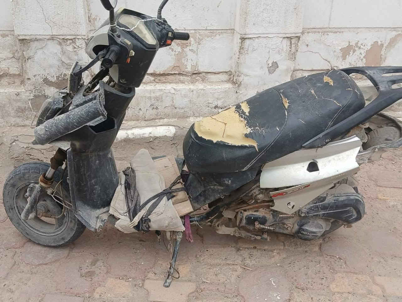 دراجه سكنس للبيع دراجه ما مفتوحه بس عوزه كفرات السعر 150وبيه مجال بصيط الشراي يتصل *********** المكان قلعه سكر
