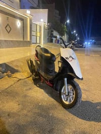 للبيع  أو مروس حسب قناعه سعر ٣٥٠ بي مجال بصيط تصال ٠٧٨٦٤٢٤٥٩٢٦