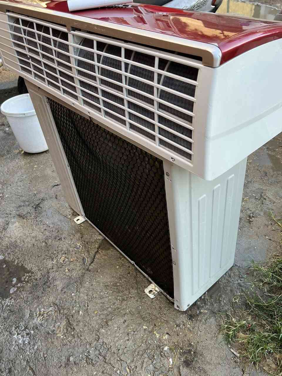 السلام وعليكم اخوان للبيع سبلت نوع كرافت 2 طن نضافه95 /100 كامل مكمل مكفول من فتحت البرغي نضافته بل حقيقه احلى من الصور تبريده ثلج 🧊 ❄️☃️تدفئه 🔥🐦‍🔥❤️‍🔥
كامل ملحقاته بوري 5متر جديد ريمونت قاعده وايرات كامل 
جيب وشد غازه كامل ومقفول راديتراته صفر جدد مشتغل قليل السبلت كامل جيب وشد ونضافه فول الفول
بعد الكرافت معروف بتبريده ودفعه القوي 
السعر٤٢٥ وبي مجال بسيط 
شارع فلسطين ***********
