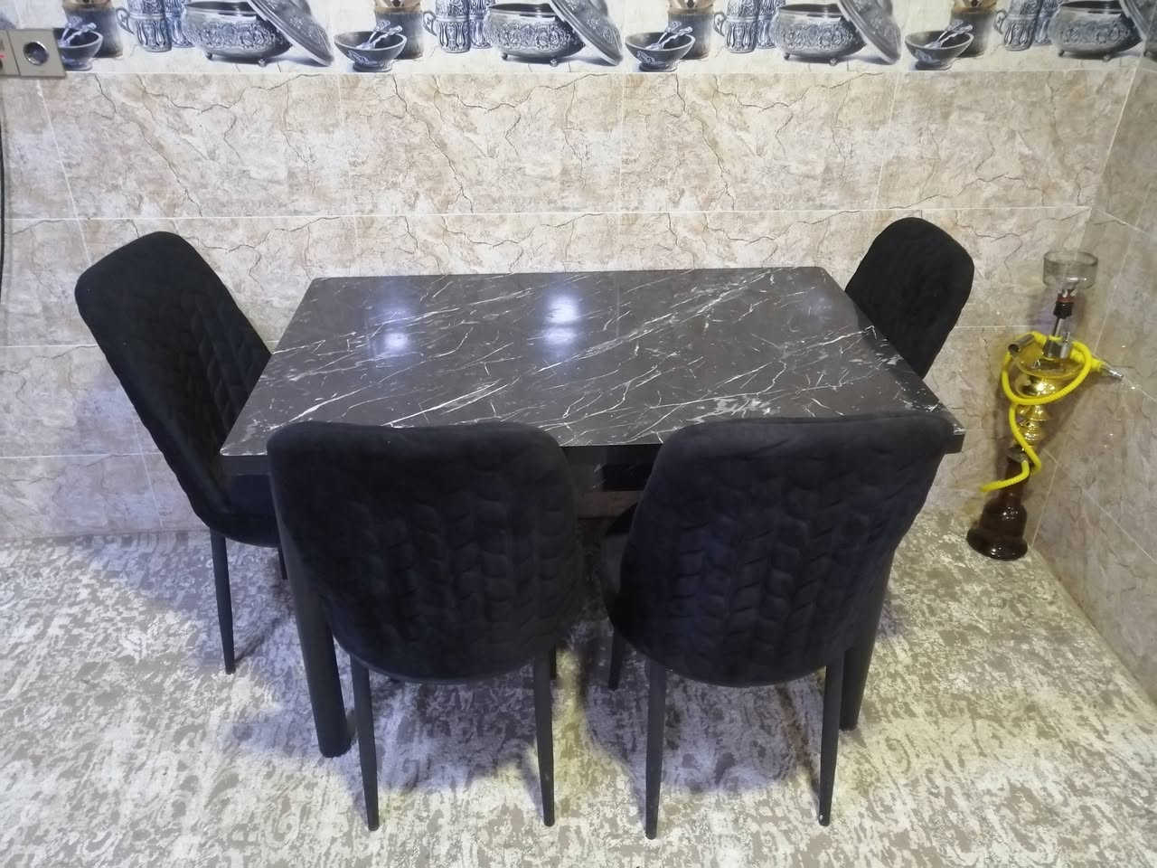 للبيع غراض بيت جديد شرط البلازما مو وياهن بس الميز فقط رقم موبايل ***********
