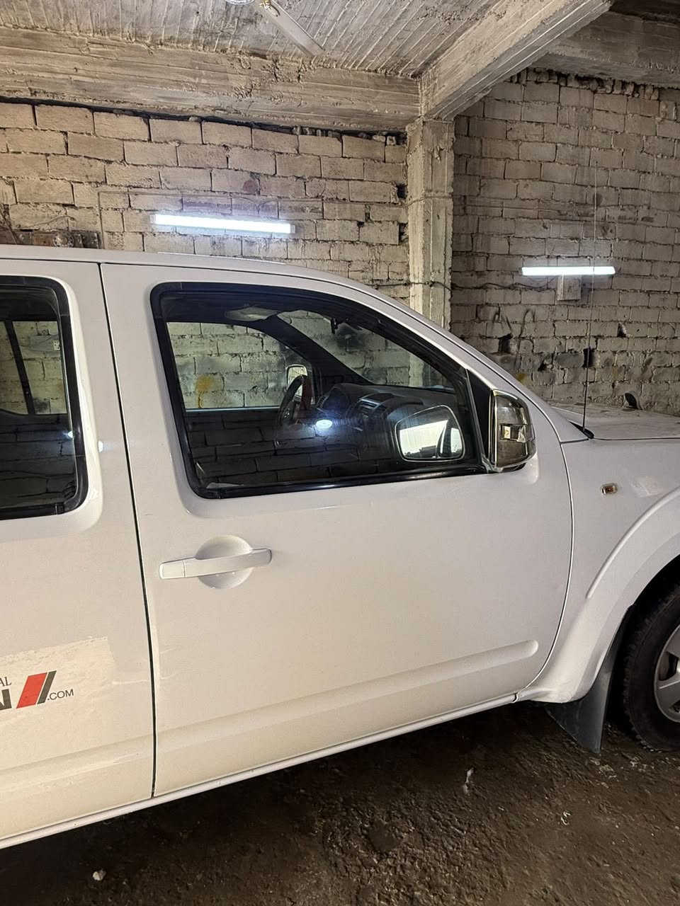 السلام عليكم ✨
للبيع
  نيسان نيفاره 
موديل 2009
مكينه تحوير كير  اوتماتيك مكفول
تخم تاير جديد تبريد ثلج ❄️ تدفئه 
صدر امامي مكفول 
كامله مكمله السيارة
مكان السيارة.. بغداد حيور سبع قصور
السعر(98)

***********
