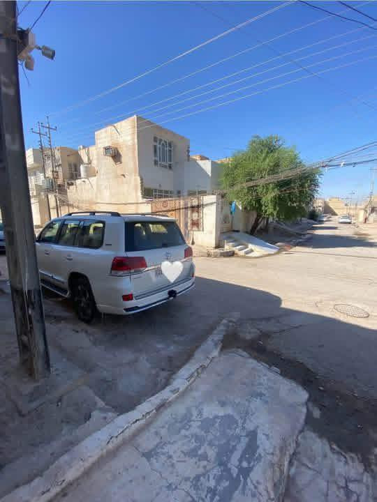 بيت للبيع طابو حي نداء اخر مربع  200 متر (( سعر ١٢٠  )) طابق واحد يتكون من غرفتين وصاله ومطبخ وديوانيه وحمام وتواليت خارجي وداخلي وحديقه وكراج سياره  

التواصل الاتصال ع رقم الاتي ***********
