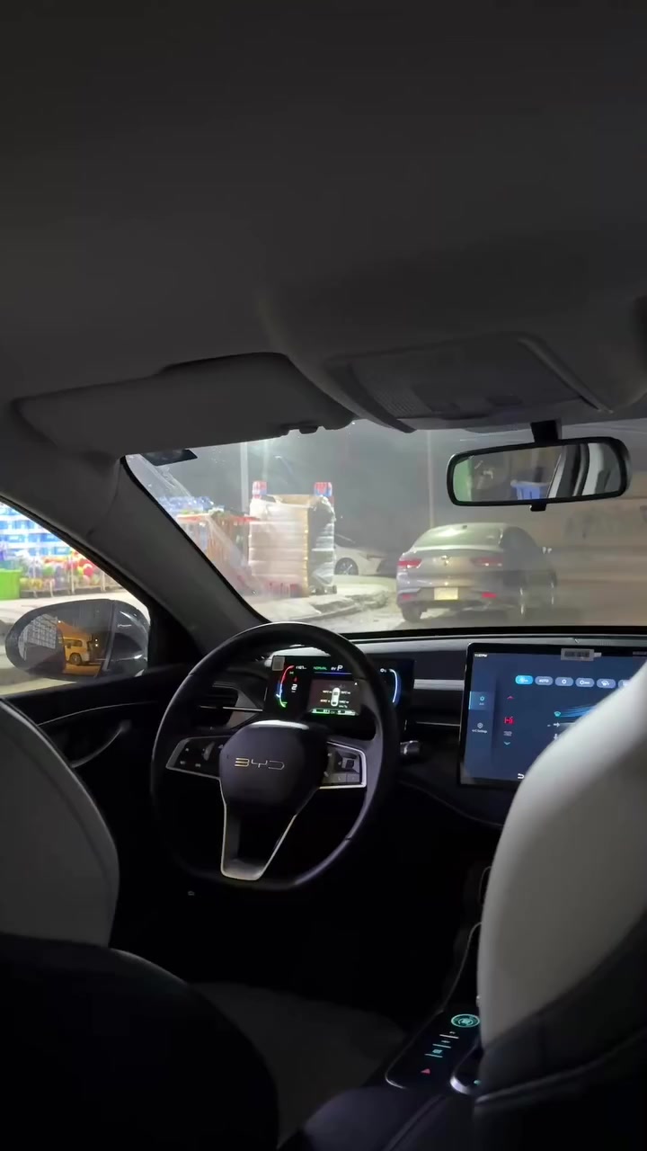 دستروير 2025 اخذتها زيرو للبيع ماشي ١٠   الف مرقم باسمي
بسعر ١٨٥٠٠ 
***********
