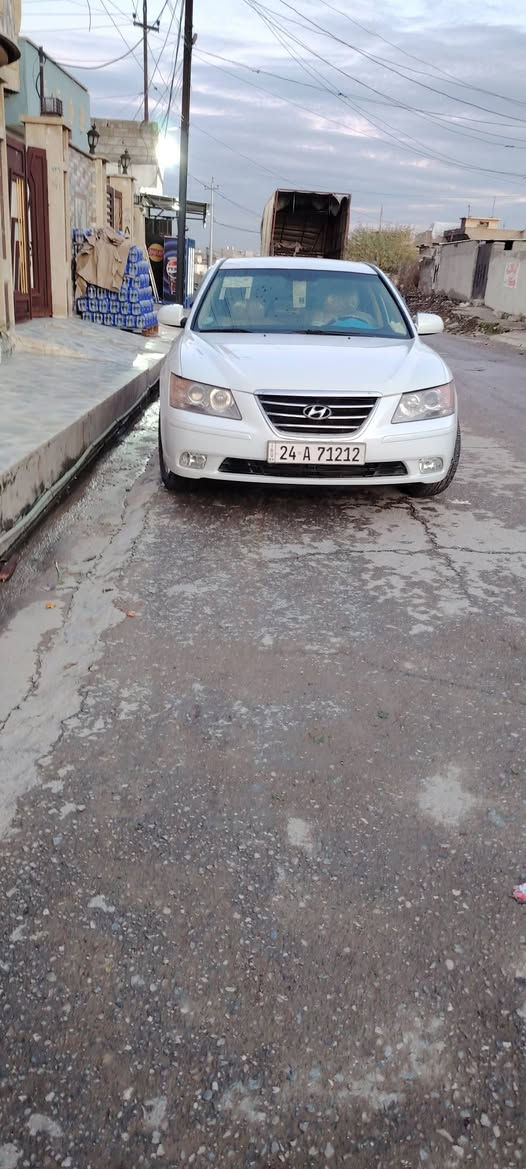 سلام عليكم
سونتا 2010
بيها 3 قطع صبغ بوند جاملغ لوره 2
محرك 2400 شرط كير شرك شرط
سياره نضيفه 
العنون موصل جانب لايسر 
رقم ***********
