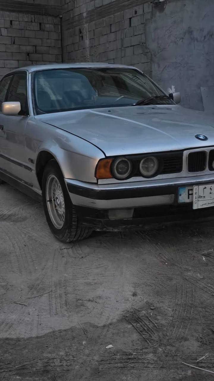 Bmw 525 فانوس
محرك خيط تبخير
تبريد نقص غاز
حدادية جديدة
سستم صوت
السيارة حلوه و نظيفة السعر ٣٠ و بيها مجال للشراي
***********
