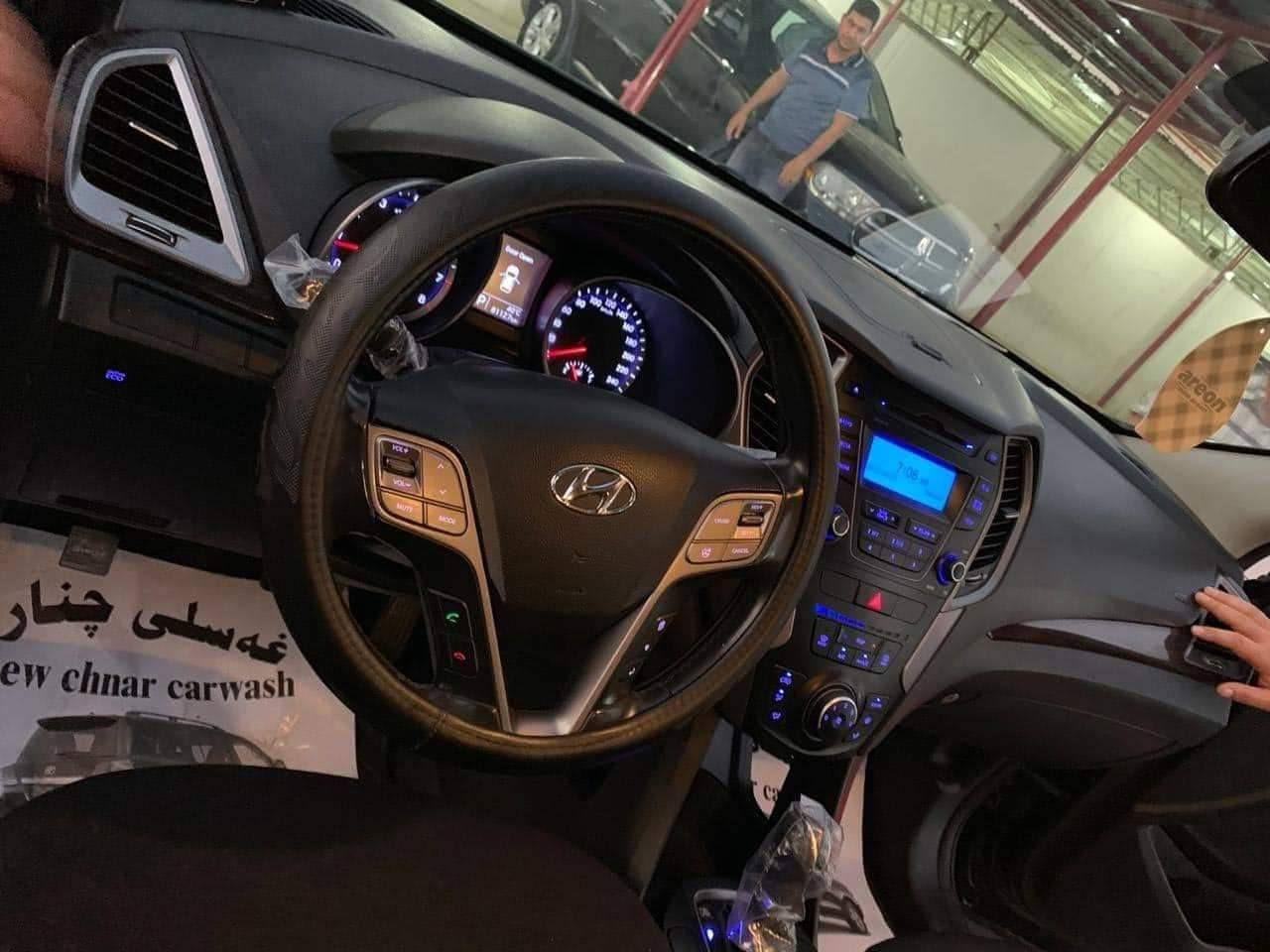 للبيع .. 
سنتافيا خليجي موديل ١٤ بدي محرك وكير الكل مكفول وبلادي ٤ سلندر لون اسود ملكي ٧ راكب ٣ قطع تبريد ممتاز ماشيه ٢٢٠ الف رقم سليمانيه جديد .. السعر ١٥٥ ورقه المكان بغداد
للتواصل متواجد ماسنجر..


**إذا كنت صاحب هذا الإعلان وتريد حذفه لأي سبب، رجاءا أرسل رسالة إلى الدعم الفني**