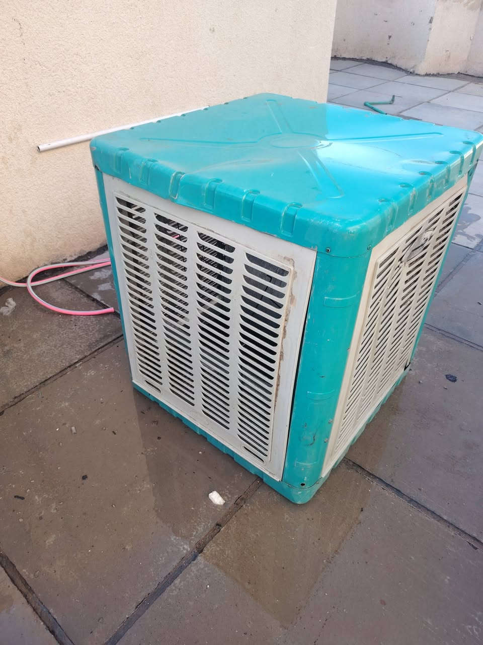 مبرده بس كشر بيها ماطور بس ماطورها شويه تعبان وكاني بغداد البياع منطقه سويب ابيعها بس كشر الكشر مالتها كلش جديد رقم السعر مالتها 35,000 رقم الهاتف***********
