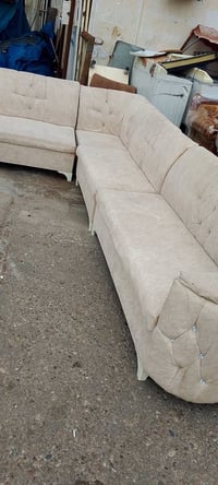 ديوان البيع السعر 150.     07712697329