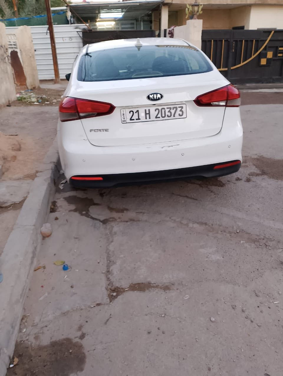 السلام عليكم فورتي 2017
جديده دواخل نضيفه 
قطعتين فقط جاملغ +بنيد 
صور الحادث مرفقه 
ماشيه 100
السعر 118$
للاستفسار 
***********
