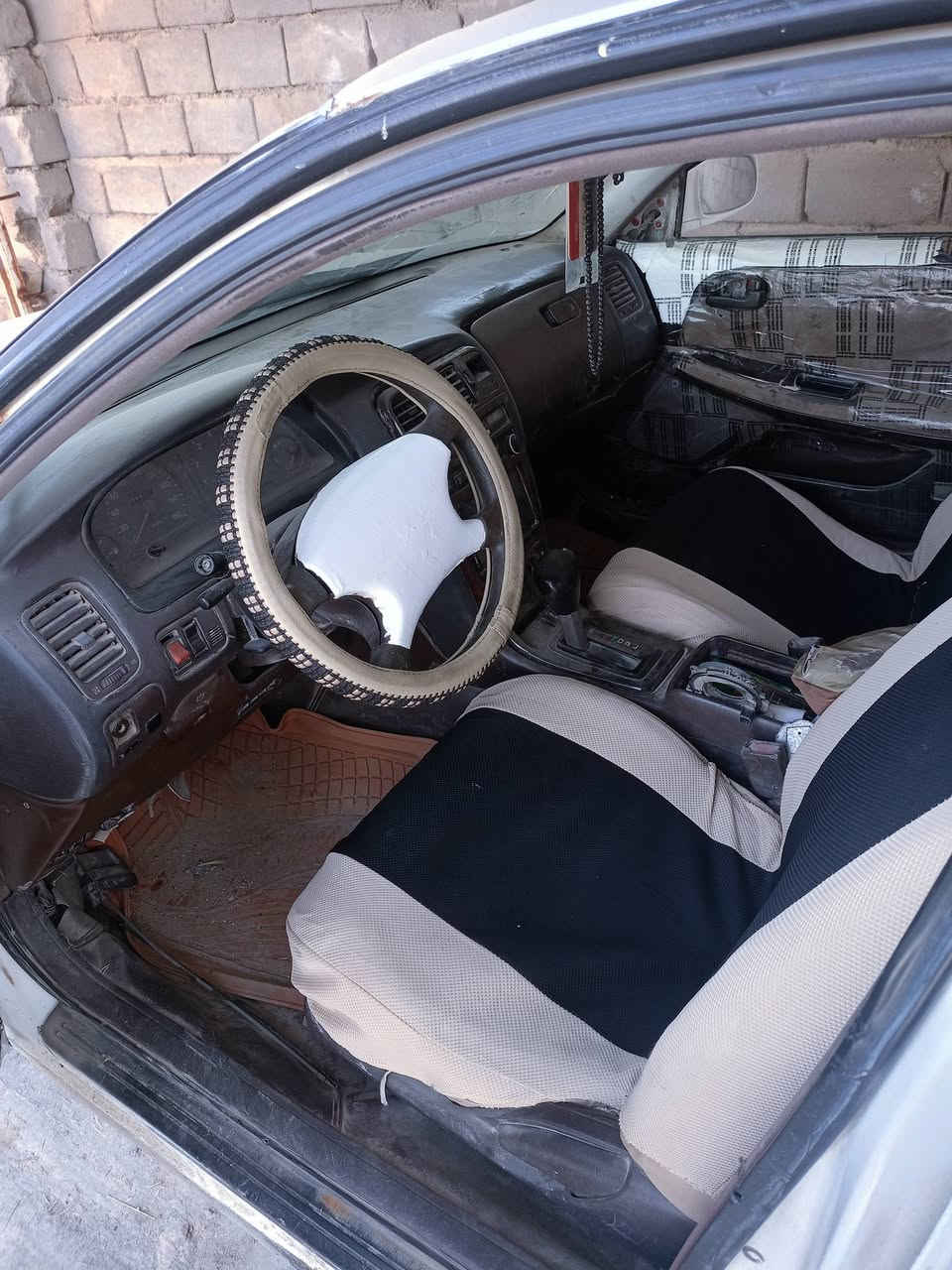 كرستا نفخ
موديل 93
كير ومكينه ففيتي ثنين ونص 
تخم تاير جديد 
سعرهه 39
مراوس فقط 
بطه او تيكو سيدان 
***********
