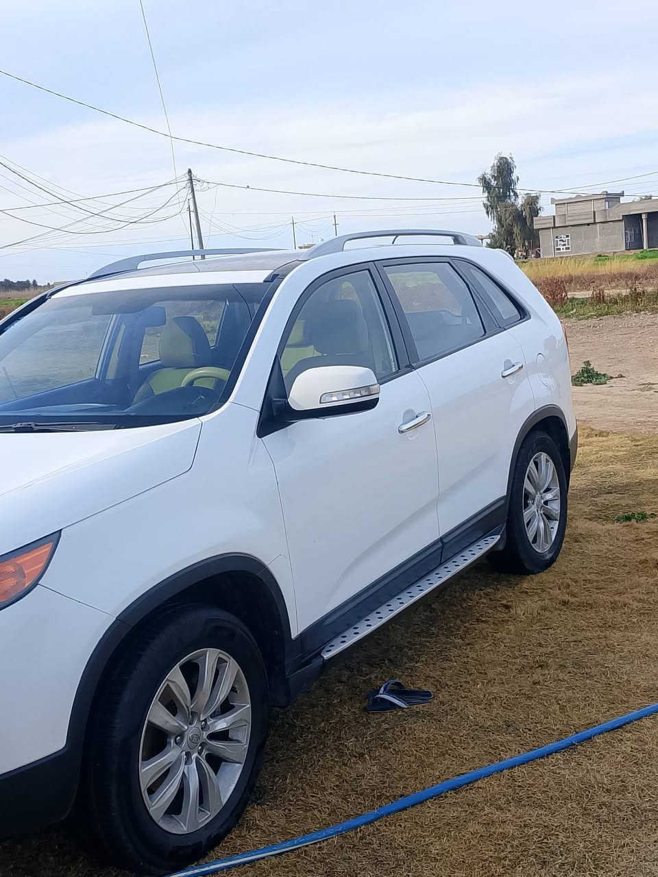 سورنتوا موديل 11 خليجي 6سلندر صدر امامي خلفي نضيف تخم تاير جديد محرك كير على وضع الشركة بيها شخط الجاملغ اليمنى عكس السايق وربع الباب صبغ الدعاميه الاماميه مكاني ابو غريب اوبغداد حي جامعه السعر 160وبيها مجال *********** ***********
