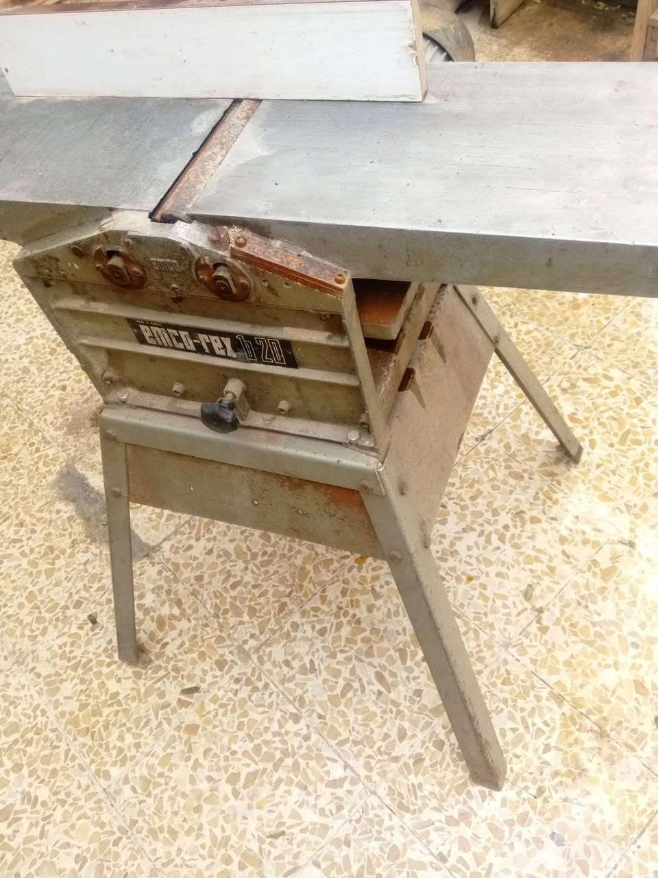 رندة نمساوي شغال نظيف للبيع
المكان كركوك  الرقم ***********
