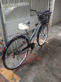 بايسكل بناتي حجم 27 كامل مابي نقص  سعر 85 بي مجال جدآ قليل حك الجية  ل...