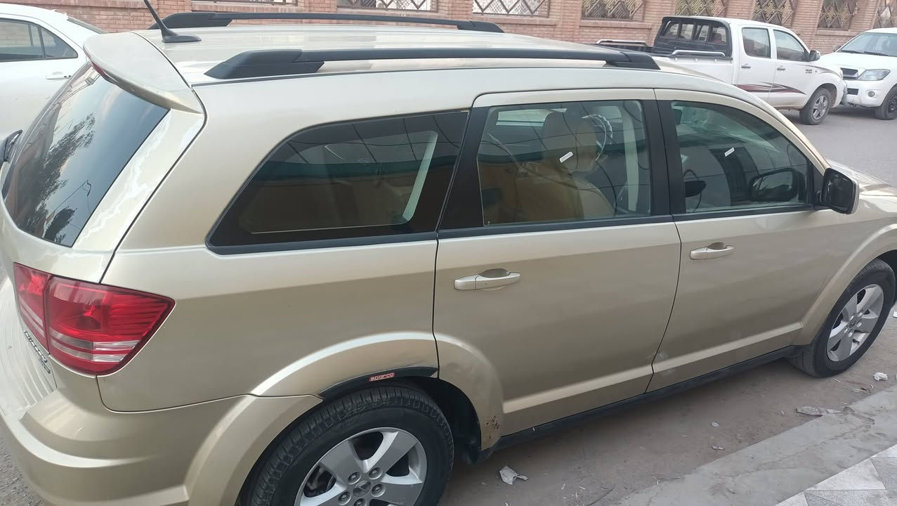 جورني موديل 2010 مكفولة كفاله عامه بأسمي هزه جديده محرك 3500 سته سلندر السعر من الاخير 110 واذا اكو كوري أو جورني حديث اراوس وانطي الفرق بس كون معقول للتواصل موجود على الفيس 
وهذا رقمي
‏‪0788 293 3612‬‏ للعلم مكان السياره ذي قار رقمها بصره مشروع وطني بأي مكان اداور
